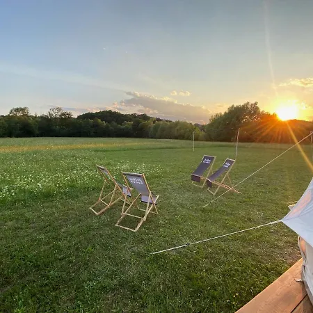 Bee Happy - Farmstay Camp خيمة فخمة Podlehnik